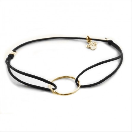 Bracelet anneau martelé 15 mm en plaqué or sur lien soyeux ajustable - Bijoux fins et tendances