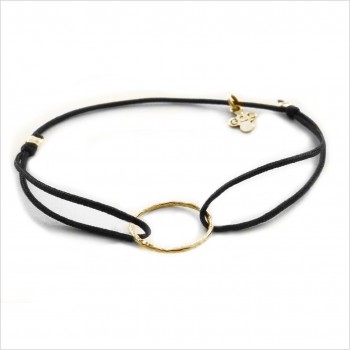 Bracelet anneau martelé 15 mm en plaqué or sur lien soyeux ajustable - Bijoux fins et tendances