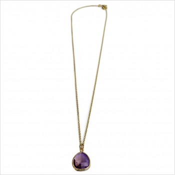 Collier sur chaine médaille pierre sertie de couleur violette sur chaine plaqué or - Bijoux fins et modernes