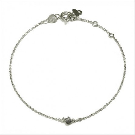 Bracelet Délicat en argent avec une pierre semi-précieuse en labradorite - Bijoux fins et intemporels