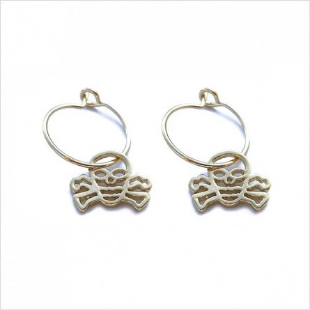 Boucles d'oreilles créoles pendentif tête de mort évidé en plaqué or - Bijoux fins et fantaisies