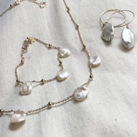 Collier perles nacrées baroques sur chaine perlée plaqué or - Bijoux fins et tendances