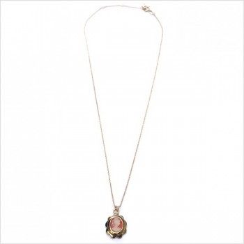 Collier médaille camée dentelle rose pâle sur chaine plaqué or - Bijoux fins et intemporels