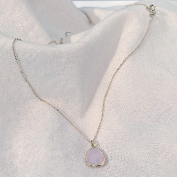 Collier sur chaine médaille pierre sertie de couleur rose pâle sur chaine plaqué or - Bijoux fins et modernes