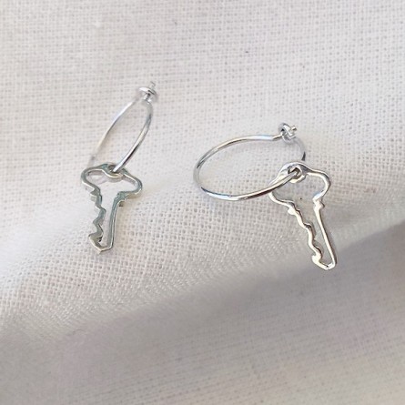 Boucles d'oreilles créoles pendentif clé évidé en argent- Bijoux fins et fantaisies