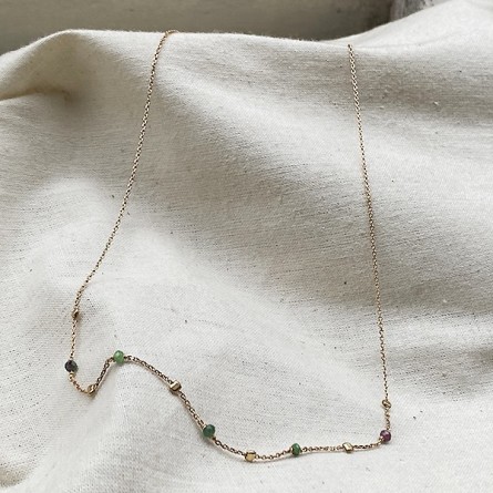 Collier sur chaine perlée en plaqué or et pierres fines en rubis soizite - Bijoux fins et fantaisies tendances