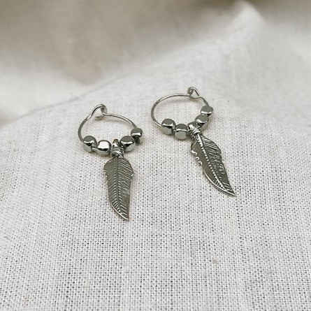 Créoles en argent avec perles facettées pendentif plume - Bijoux fins et fantaisies