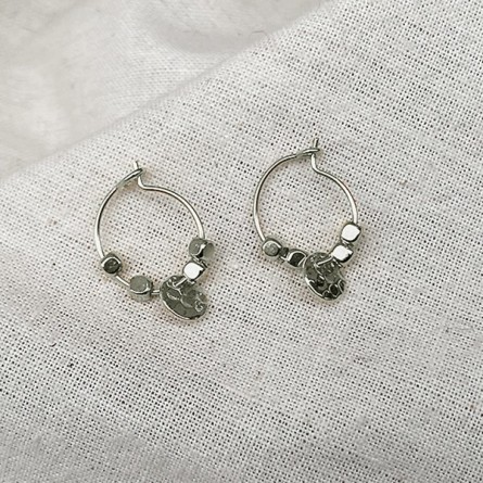 Créoles en argent avec perles facettées pendentif lune ronde martelée - Bijoux fins et fantaisies