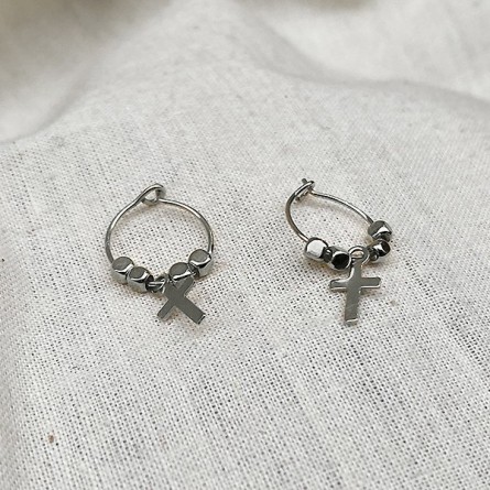 Créoles en argent avec perles facettées pendentif croix - Bijoux fins et fantaisies