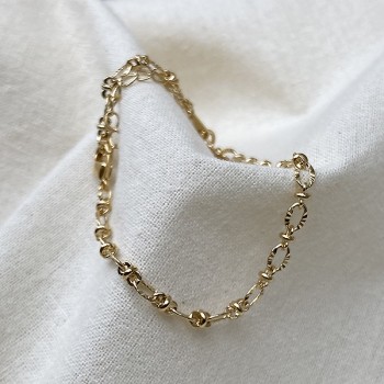 Bracelet chaine plaqué or à maillons irréguliers ciselés - bijoux fins et modernes