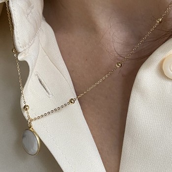 Collier pendentif perle d'eau douce sertie nacrée  plaqué or - Bijoux fins et modernes