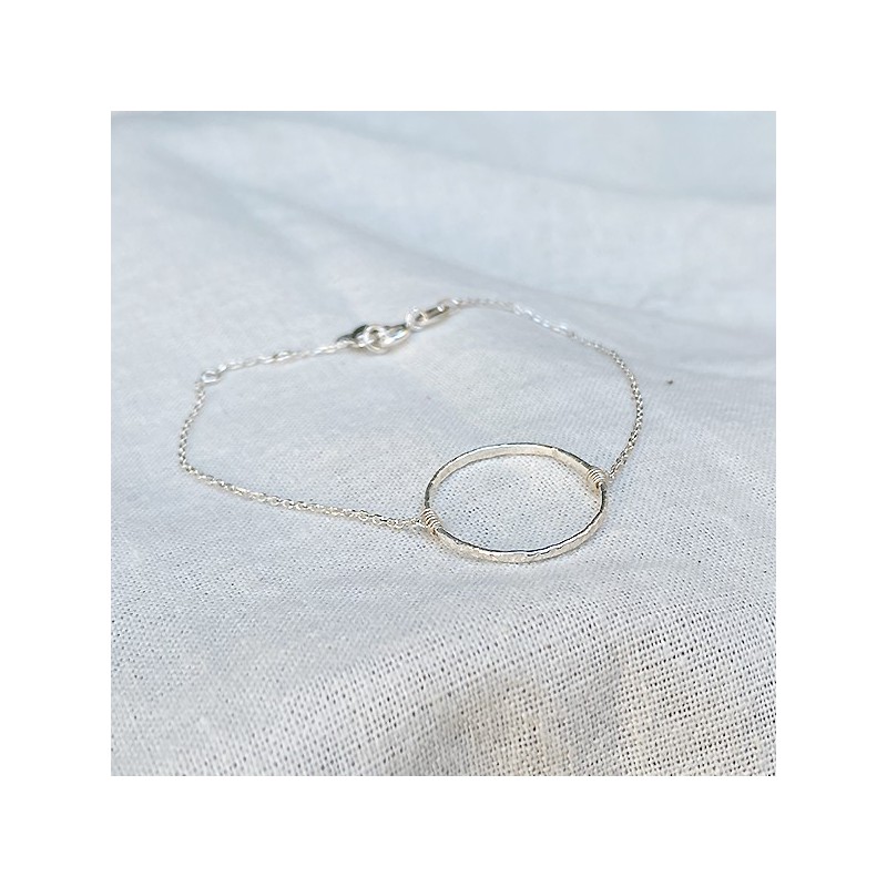 Bracelet en argent anneau martelé 20 mm sur chaine - bijoux fins et intemporels