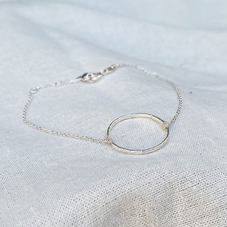 Bracelet en argent anneau martelé 20 mm sur chaine - bijoux fins et intemporels