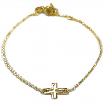 Bracelet croix évidée sur chaine en plaqué or - bijoux fins et fantaisies