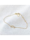 Bracelet lune évidée sur chaine en plaqué or - bijoux fins et fantaisies