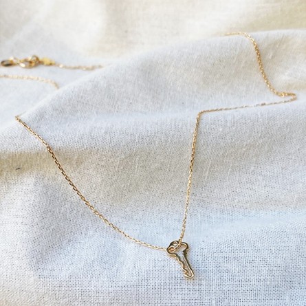 Collier clé évidée sur chaine en plaqué or - bijoux fins et fantaisies