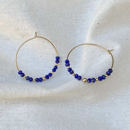 Boucles d'oreilles créoles 30 mm en plaqué or avec pierre fine en lapis lazuli - Bijoux fins et modernes