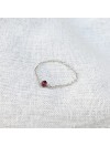 Bague fine sur chaîne en argent avec pierre fine en grenat rouge - Bijoux fins et intemporels