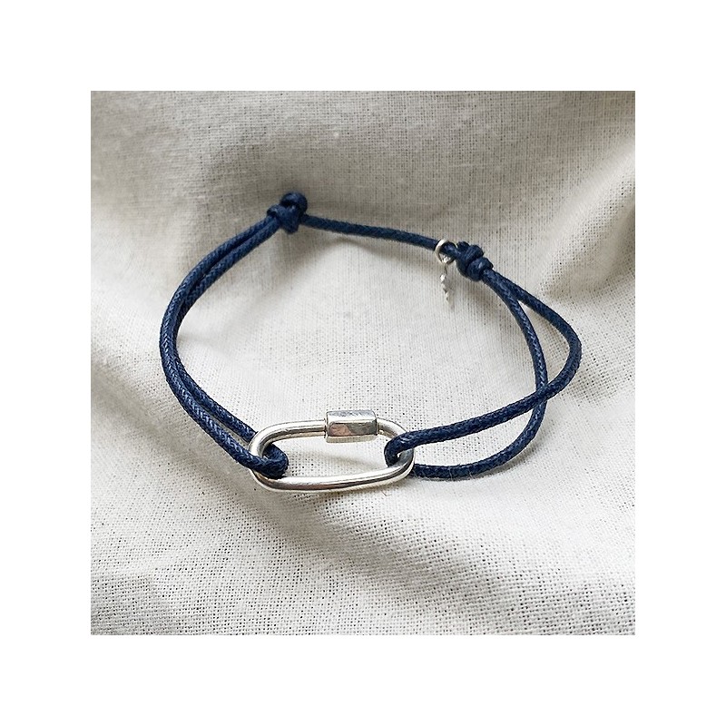 Mousqueton en argent sur lien bleu marine ajustable - Bijoux intemporels de créateur