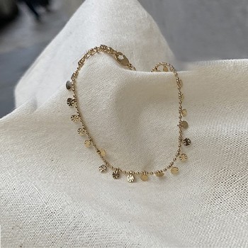 Bracelet plaqué or sur chaine boules et minis pampilles ciselées - bijoux fins et fantaisies tendances