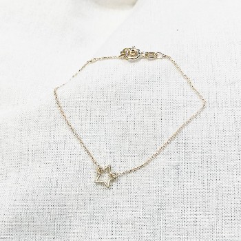 Bracelet étoile évidée sur chaine en plaqué or - bijoux fins et fantaisies