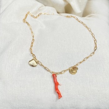Collier sur chaine à maillons allongés plaqué or pendentifs corail, palourde, pièce de monnaie - Bijoux tendances