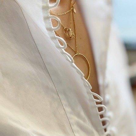 Collier sur chaine plaqué or minis médailles martelées - Bijoux fins et intemporels