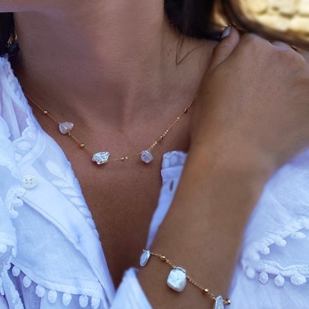 Collier perles nacrées baroques sur chaine perlée plaqué or - Bijoux fins et tendances