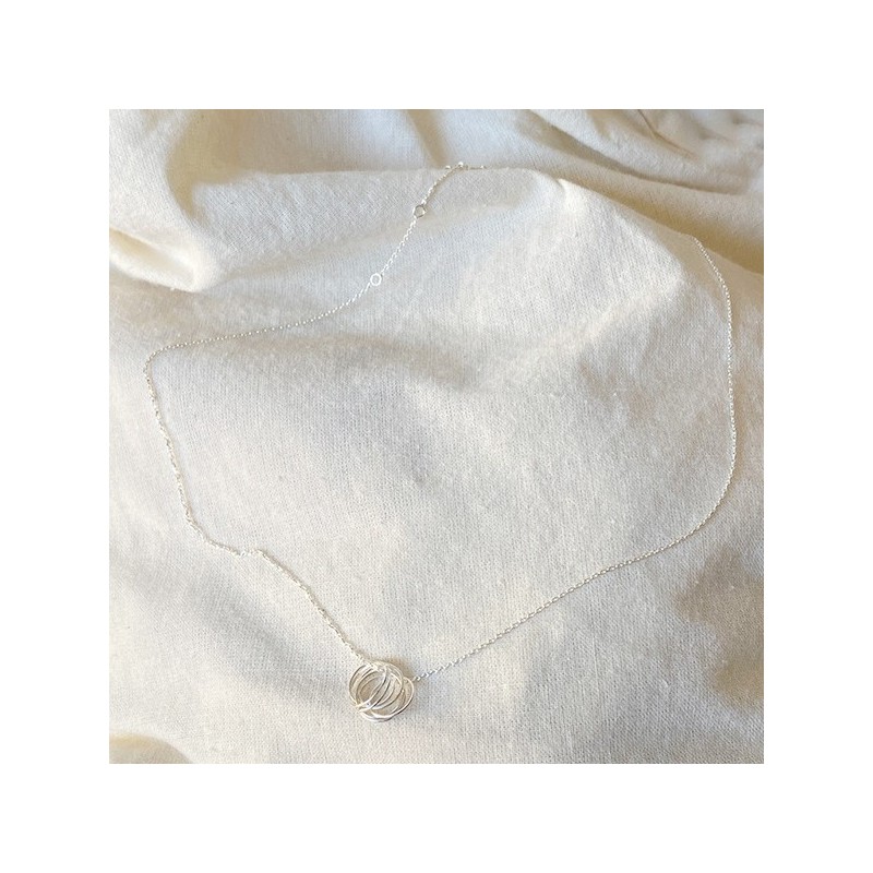 Collier 7 anneaux sur chaine en argent - Bijoux fins intemporels