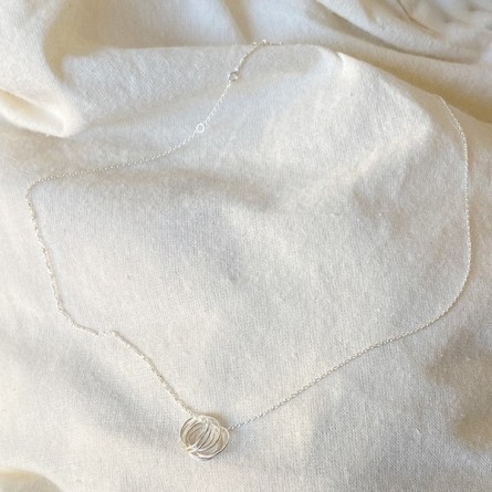 Collier 7 anneaux sur chaine en argent - Bijoux fins intemporels