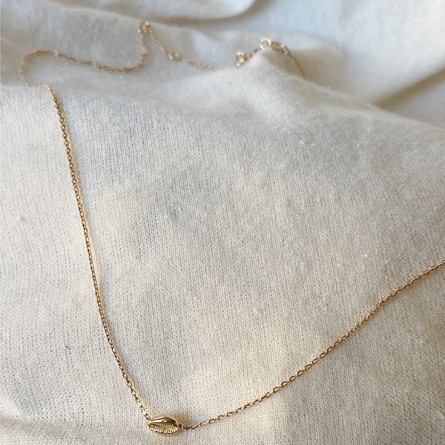Collier mini coquillage cauris en plaqué or sur chaine - Bijoux fins et tendances