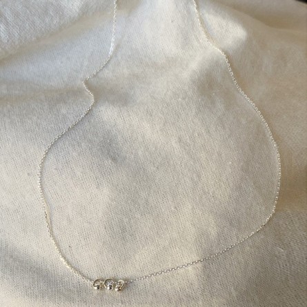 Collier sur chaine en argent avec 3 petits anneaux perlés - Bijoux fins et fantaisies