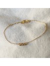 Bracelet sur chaine en plaqué or avec 3 petits anneaux perlés - Bijoux fins et fantaisies