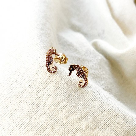 Boucles d'oreilles puce hippocampe en plaqué or - Bijoux fins de créateur