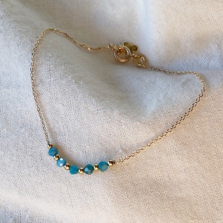 Bracelet sur chaine en plaqué or pierres fines apatite et perles - Bijoux fins et intemporels