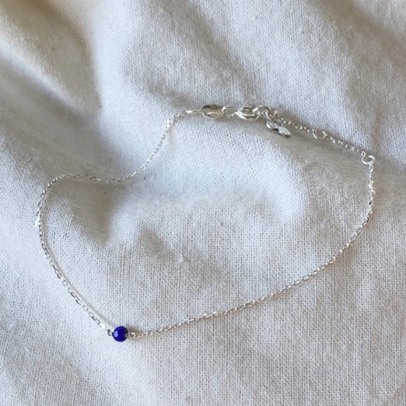 Bracelet Délicat en argent avec une pierre semi-précieuse en lapis lazuli - Bijoux fins et intemporels