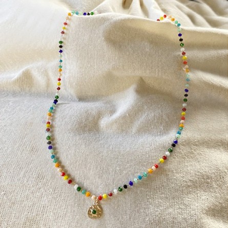 Collier sur chaine perlée multicolore avec médaille martelée ronde assortie - Bijoux fins et fantaisies
