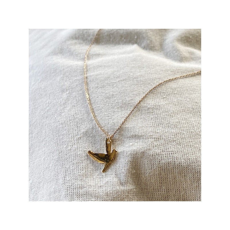 Collier pendentif en forme d'oiseau sur chaine en plaqué or - bijoux fins et fantaisies