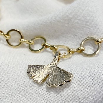 Collier à maillons ronds pendentif feuille de Ginkgo en plaqué or - Bijoux modernes