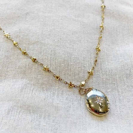 Collier à maillons et médaillon ovale qui s'ouvre plaqué or - Bijoux fins et intemporels