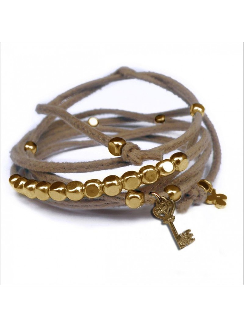 Mini charms clef sur daim noué greige perles en plaqué or - bijoux modernes - gag et lou - bijoux fantaisie