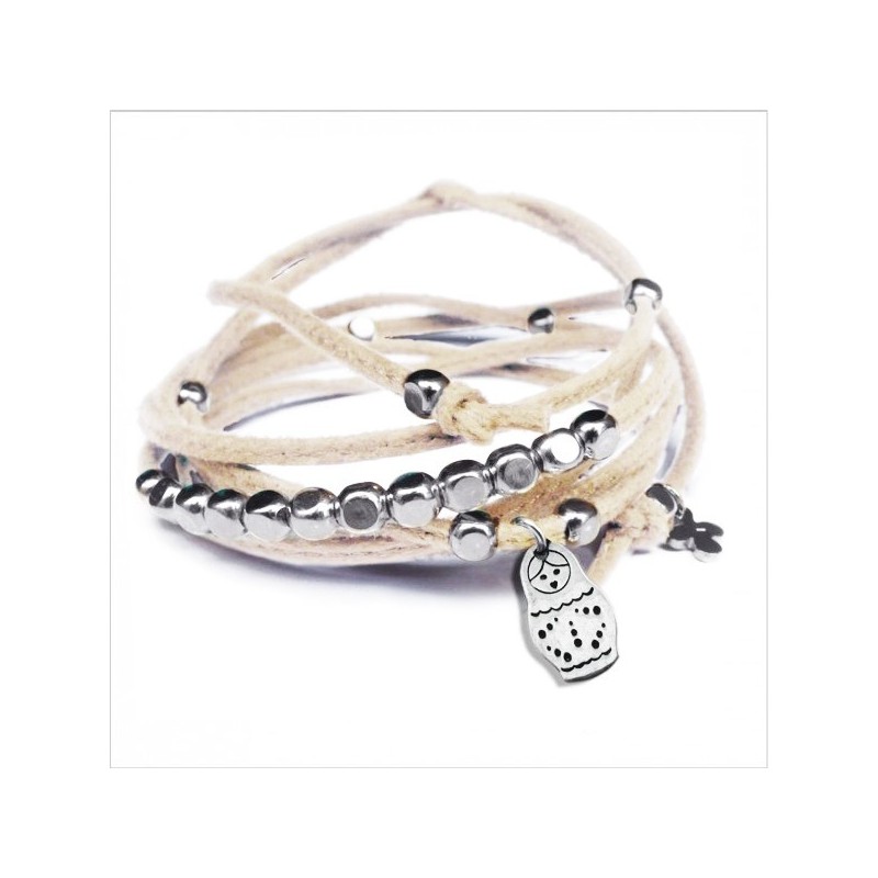 Mini charms matriochka sur daim noué crème perles en argent - bijoux modernes - gag et lou - bijoux fantaisie