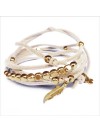 Mini charms plume sur daim noué crème perles en plaqué or - bijoux modernes - gag et lou - bijoux fantaisie