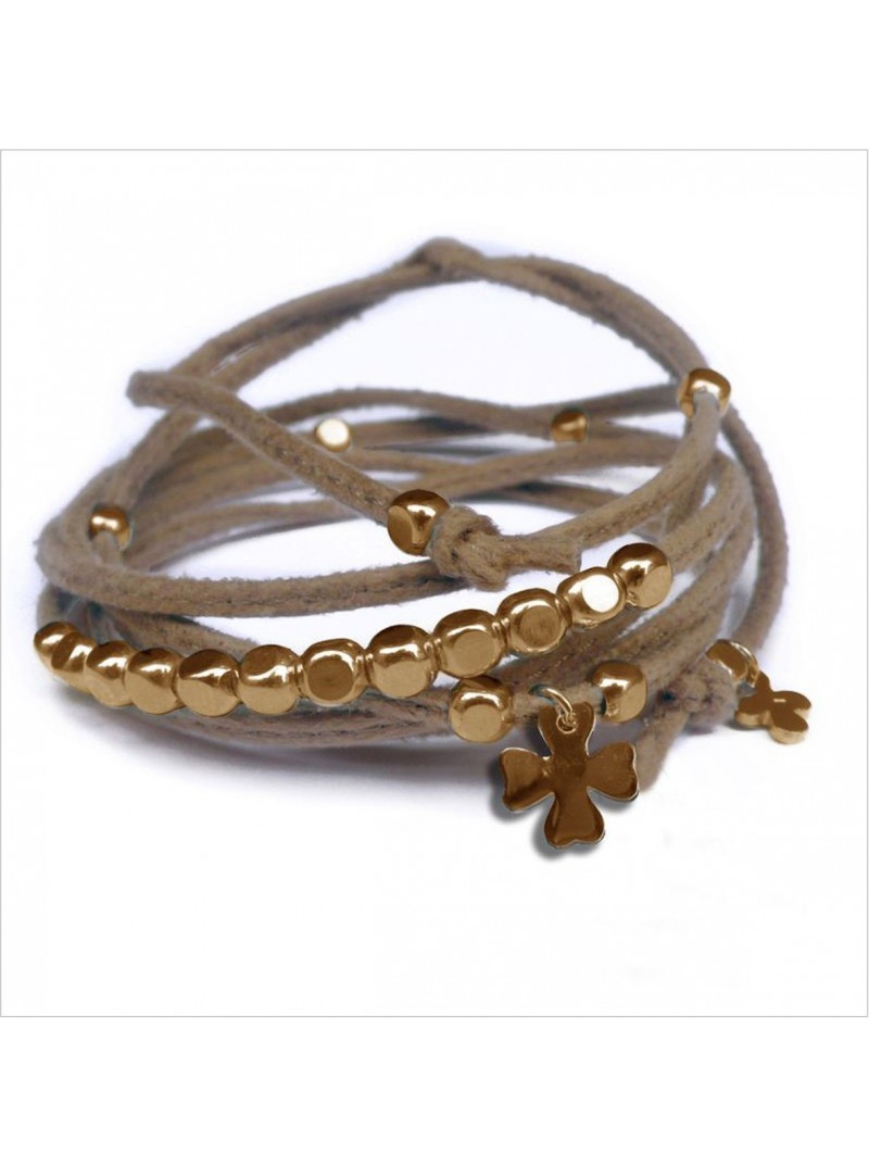 Mini charms trèfle sur daim noué greige perles en plaqué or - bijoux modernes - gag et lou - bijoux fantaisie