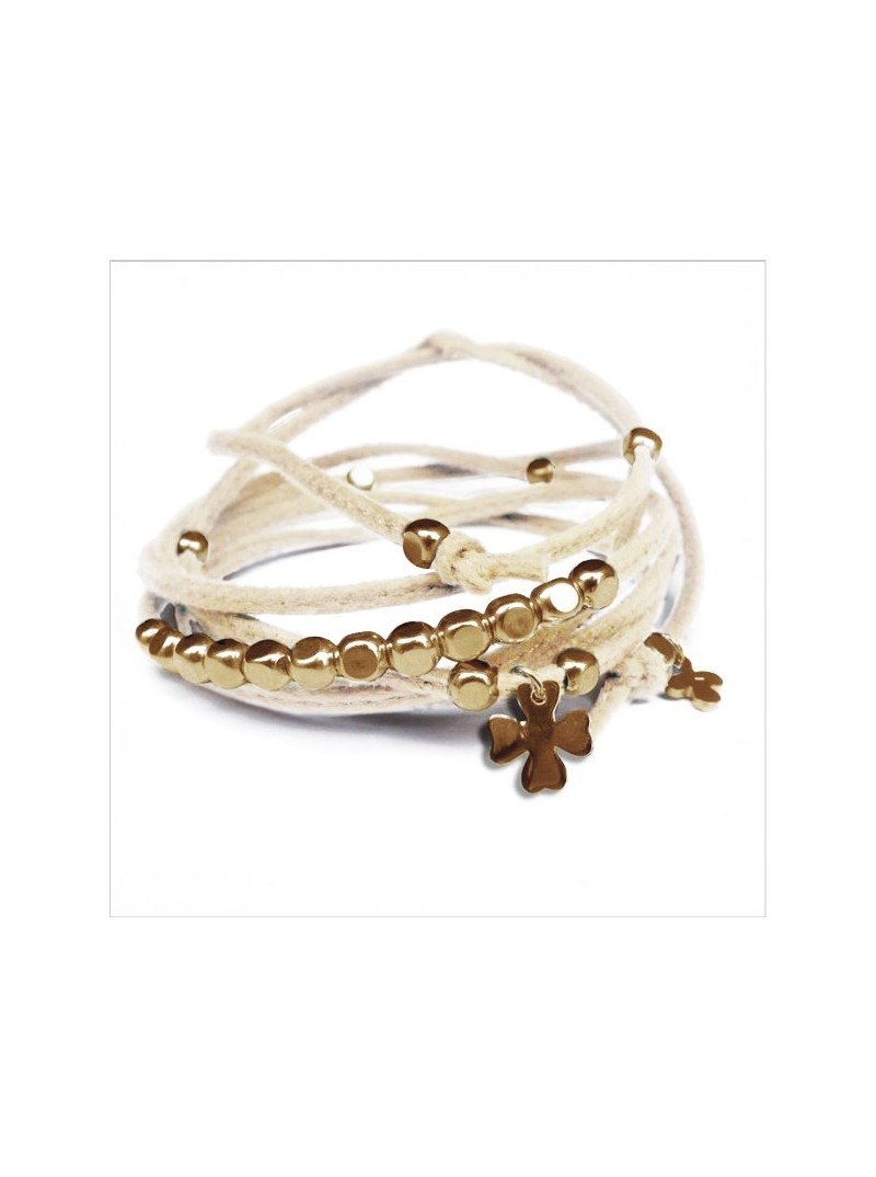 Mini charms trèfle sur daim noué crème perles en plaqué or - bijoux modernes - gag et lou - bijoux fantaisie